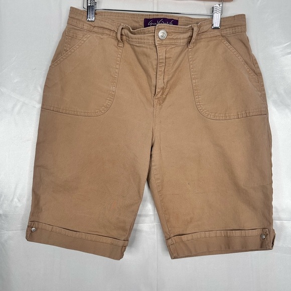 Gloria Vanderbilt Tan Bermuda Women's Short Size 10 - Picture 9 of 14
